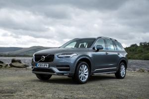 Volvo XC90 D5 Momentum 2015 года (UK)